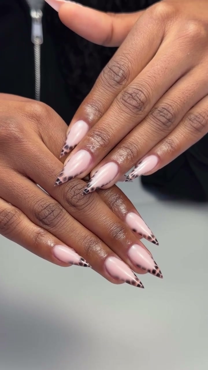 Vidéo Nail Art chez Dynailstie