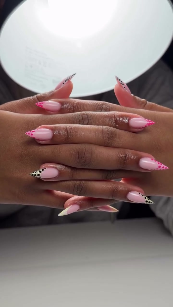 Vidéo Nail Art chez Dynailstie