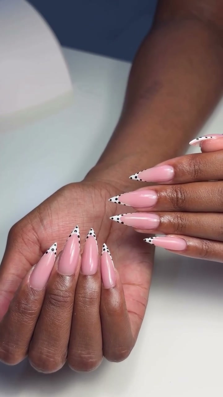 Vidéo Nail Art chez Dynailstie