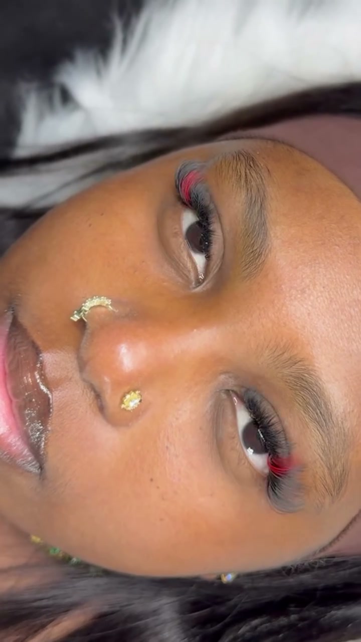 Vidéo Cils Colorés chez 1717Lashes