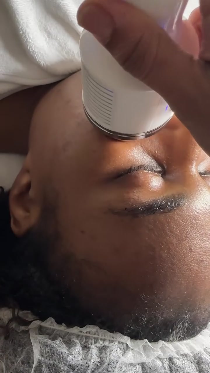 Vidéo HydraGlow signature chez Maria Dias Skin Expert