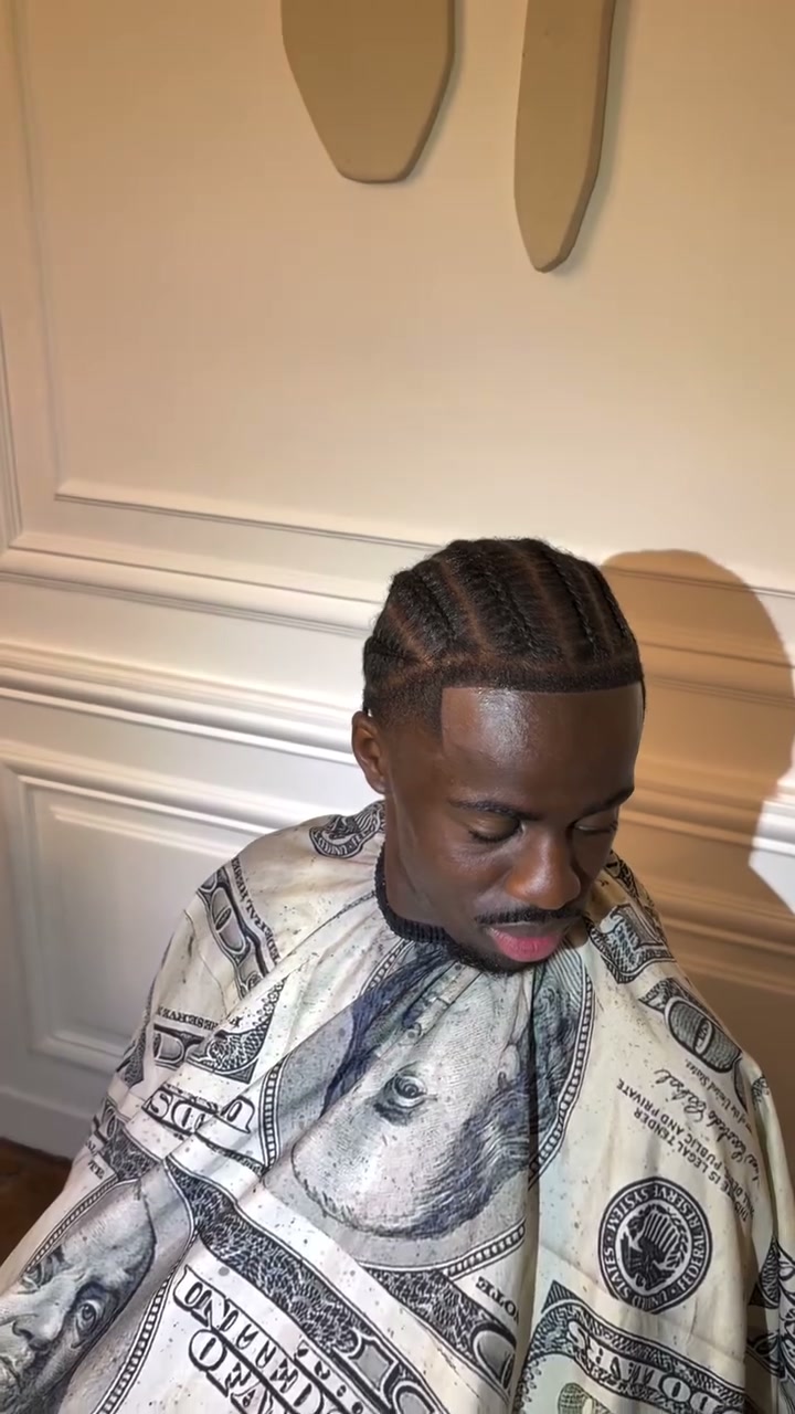 Vidéo Nattes collées chez MAKA STYLIST