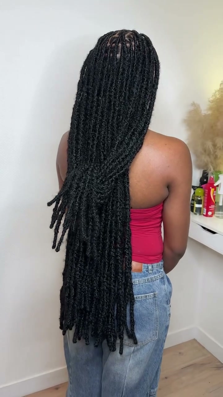 Vidéo Precious locks Longueur fesses chez Kitoko Gurl