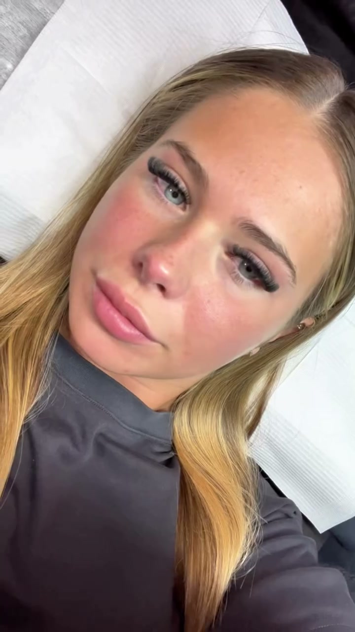 Vidéo Eyelash extensions chez the lash bar Paris