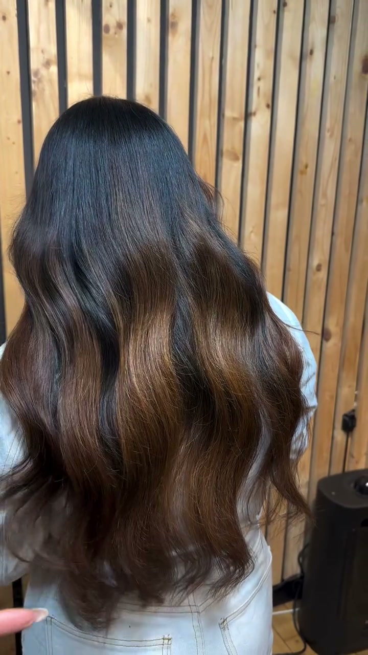 Vidéo Pose Tape-in chez Imaany Beauty