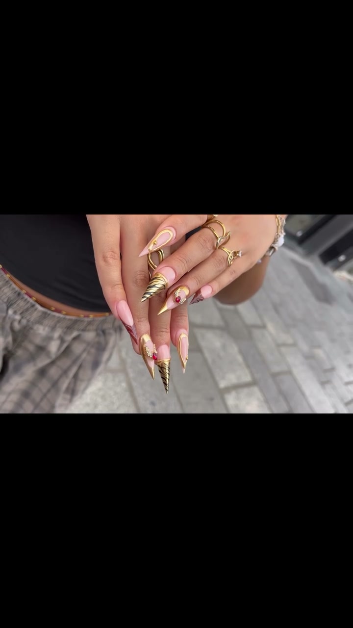 Vidéo Nail Art Niveau 6 chez Nails in Paris