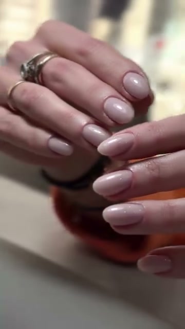 Vidéo Manucure russe et pose de vernis semi-permanent chez PUR Saint Germain
