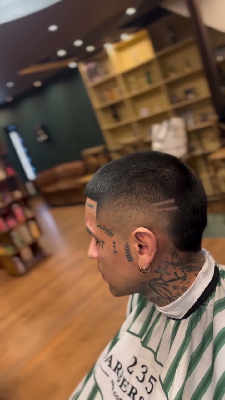 Vidéo Coupe Homme chez KERVIN LE BARBER