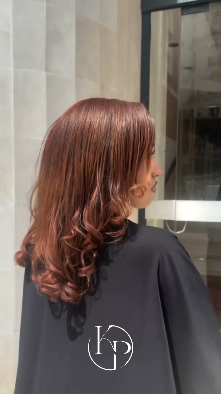 Vidéo Couleur + brushing chevx longs à partir de chez Keypcia - Coiffure afro